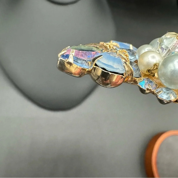 Stunning Blue and Gold Tone Faux Pearl Brooch with Crystal Beads - Picture 10 of 13